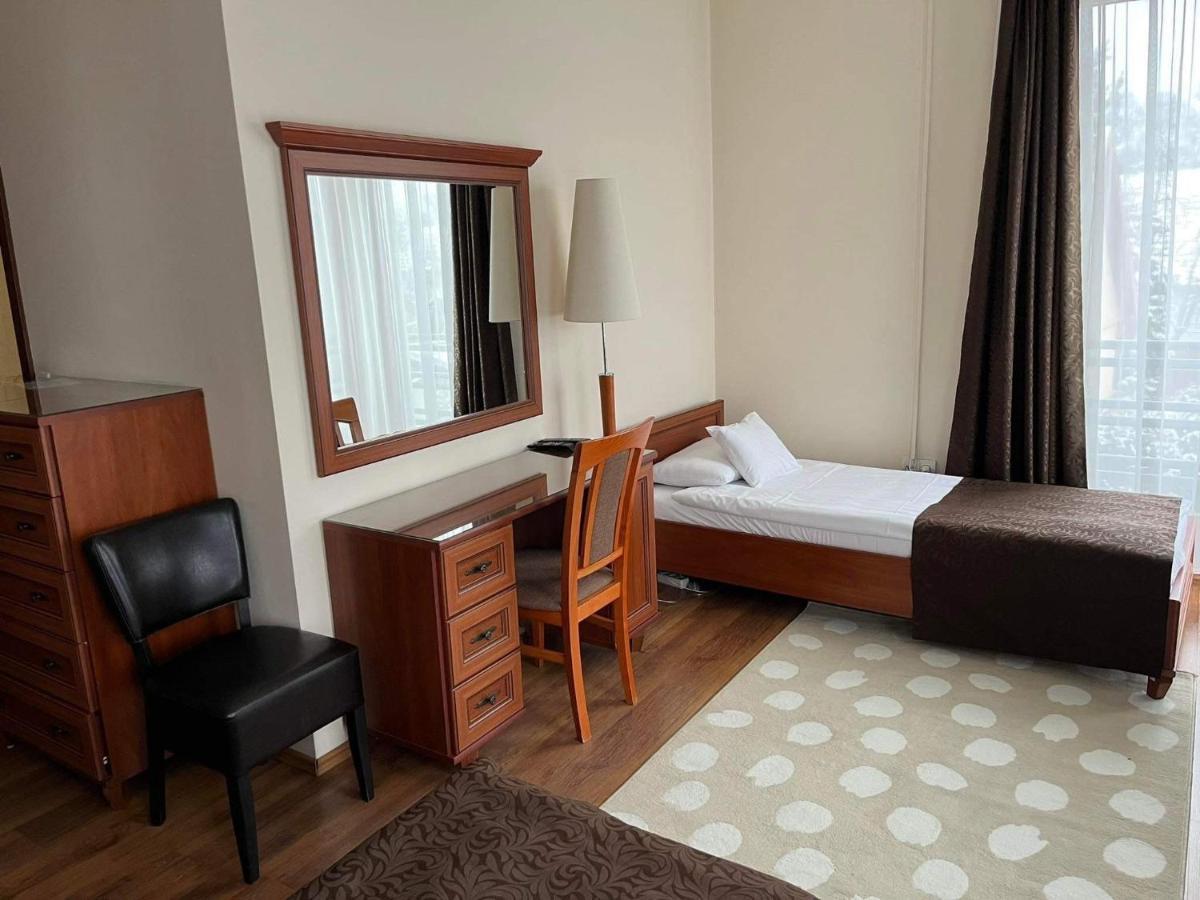 Brill Hotel เบเกซซาบา ภายนอก รูปภาพ