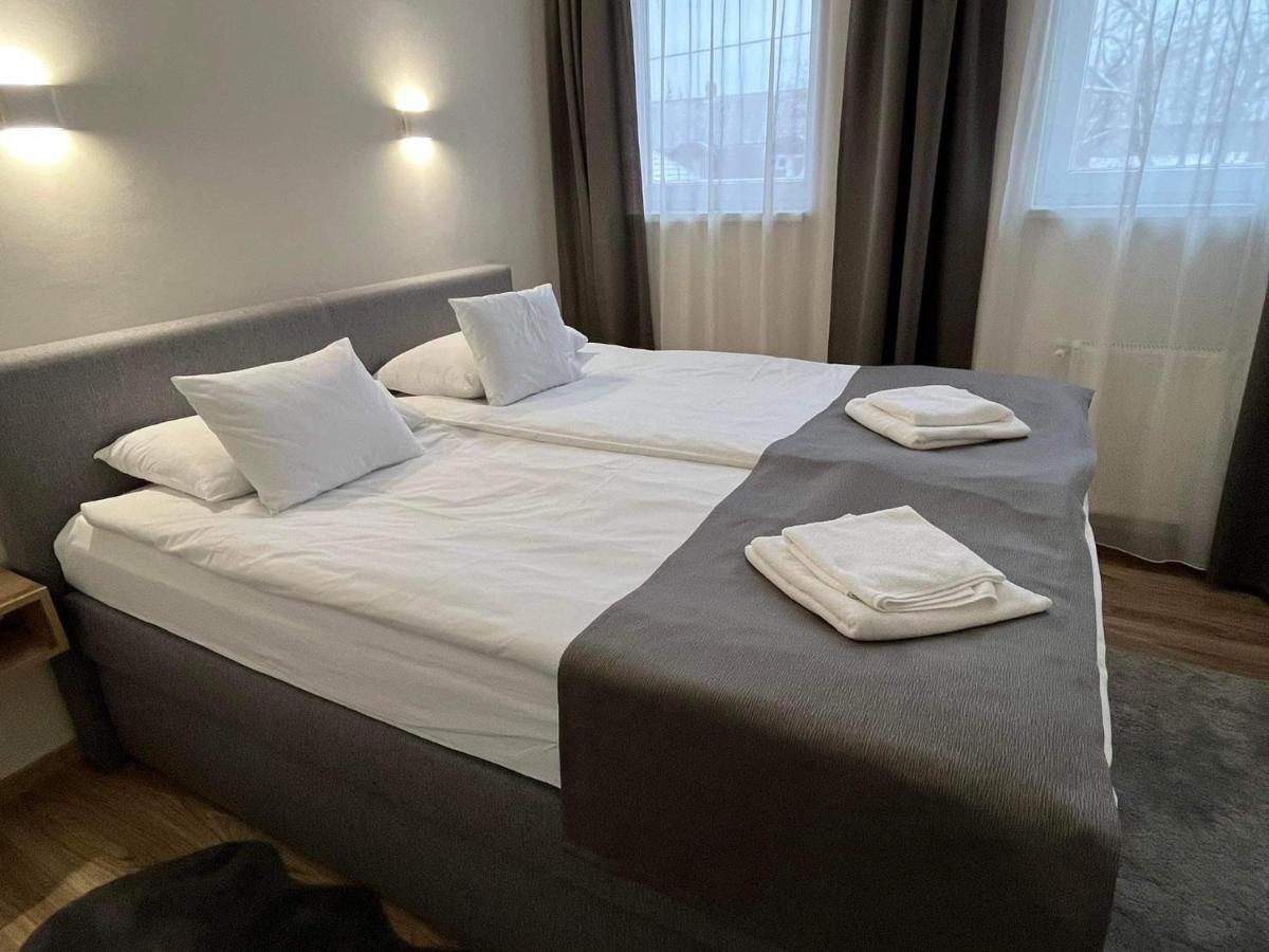 Brill Hotel เบเกซซาบา ภายนอก รูปภาพ